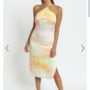 NWT Dana midi dress 🍈